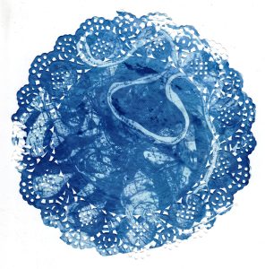 Cyanotype sur doily, 2025