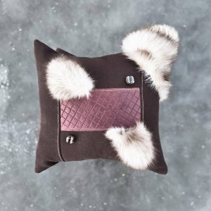 Un manteau... Celui d'Armande. Un souhait... Celui d'Andrée,  Un souvenir d'elle... Pour elles ! Une commande spéciale pour garder le souvenir et l'empreinte d'un être cher. . 